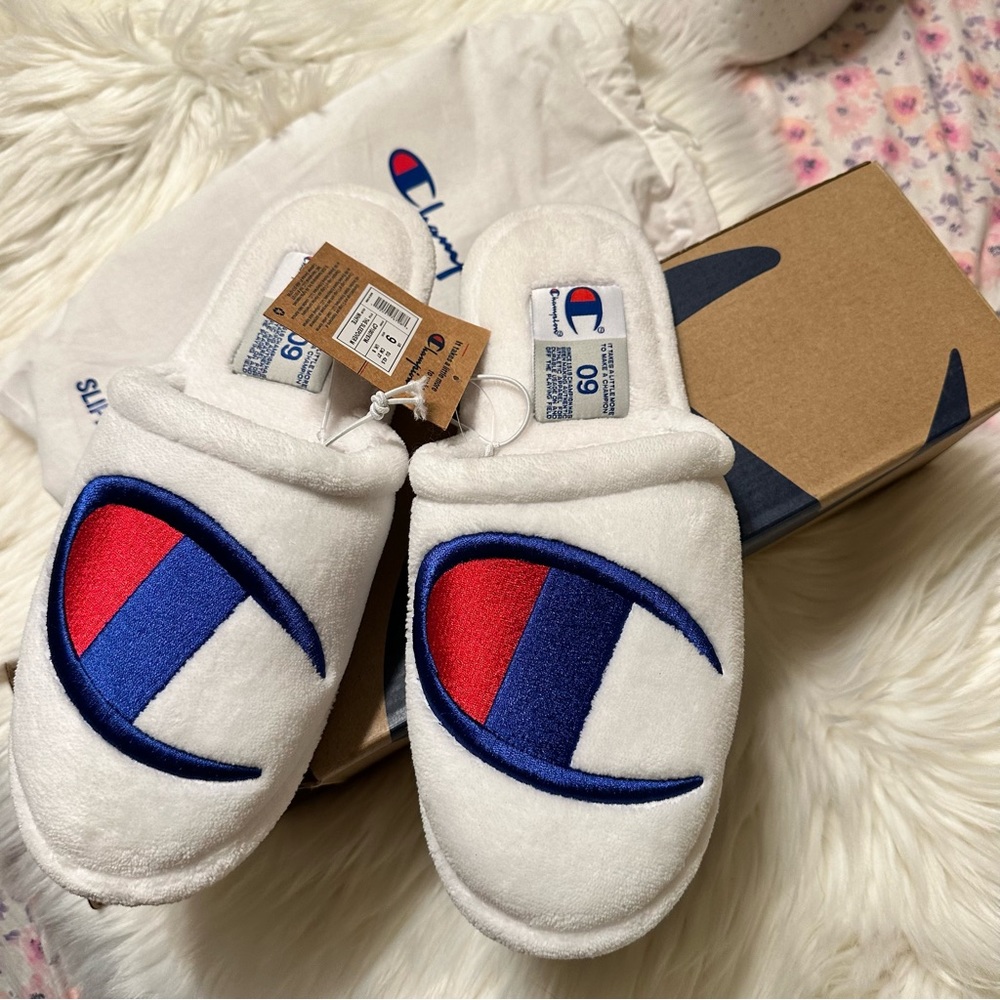 CHAMPION THE SLEEPOVER COZY FUZZY SLIPPERS SLIDES Sandals Mens 9 Sold Out!